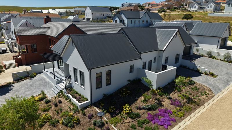 4 Bedroom Property for Sale in Mount Royal Golf Estate Western Cape